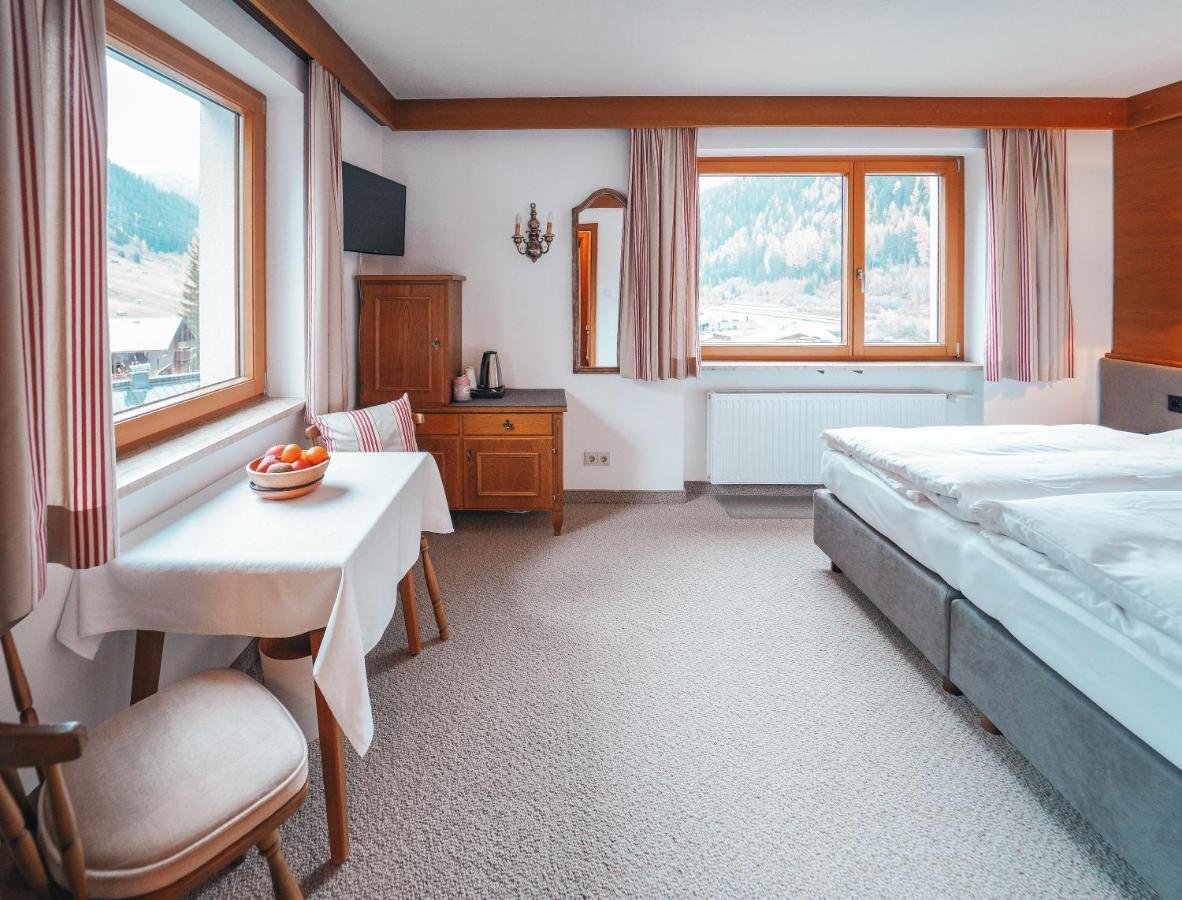 Hotel Garni Almjur Sankt Anton am Arlberg Dış mekan fotoğraf