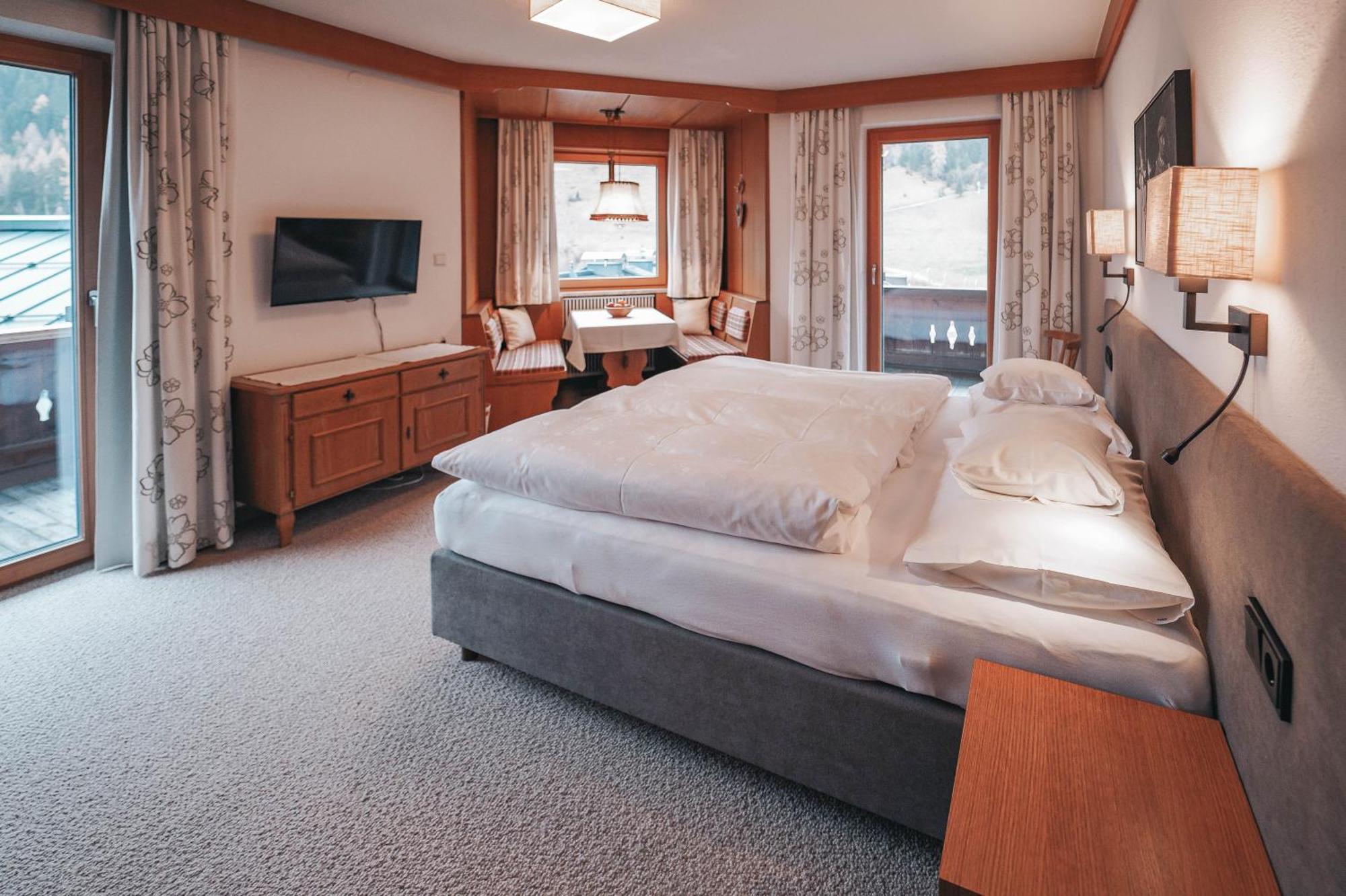 Hotel Garni Almjur Sankt Anton am Arlberg Dış mekan fotoğraf